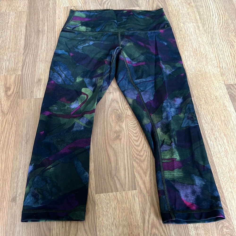 Lululemon high rise crop leggings sz 8